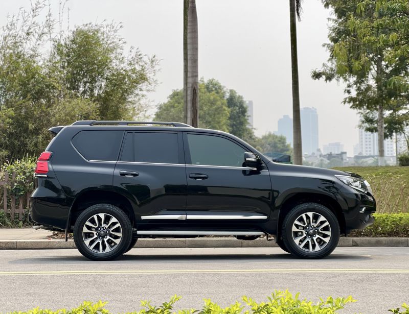 Toyota Land Cruiser VX 2023 - Phần thân xe
