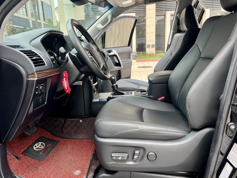 Toyota Land Cruiser Prado 2.7AT 4x4 2023 - Ghế lái