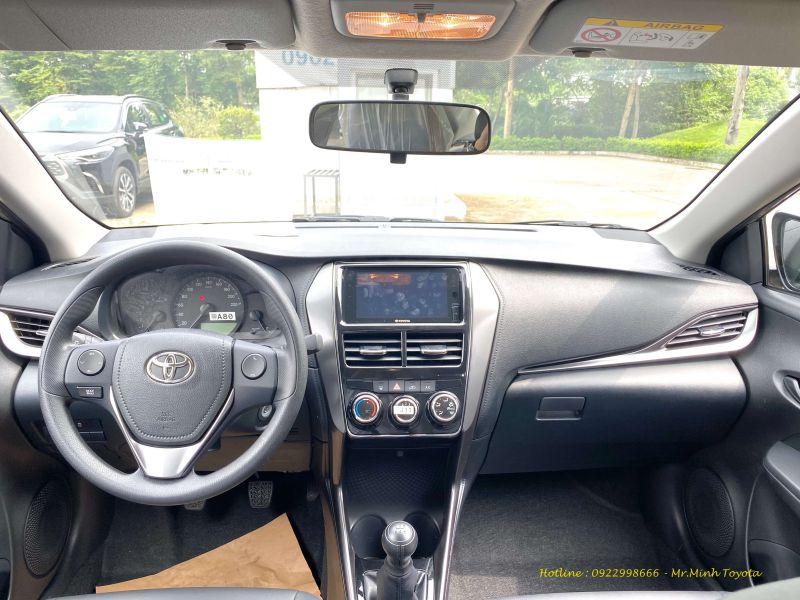 Toyota Vios 1.5E MT 2023 - ghế hành khách phía trước