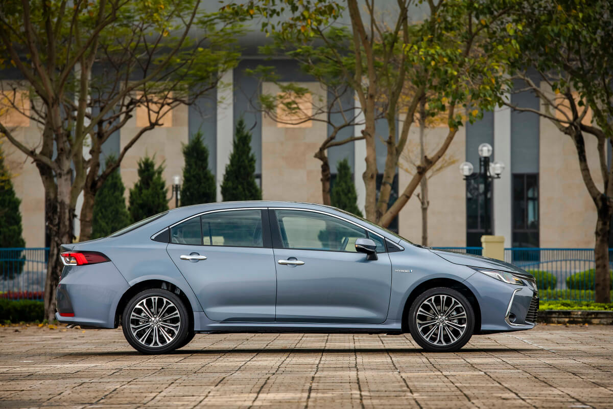 giá altis 1.8g 2025 - Thiết kế thân xe