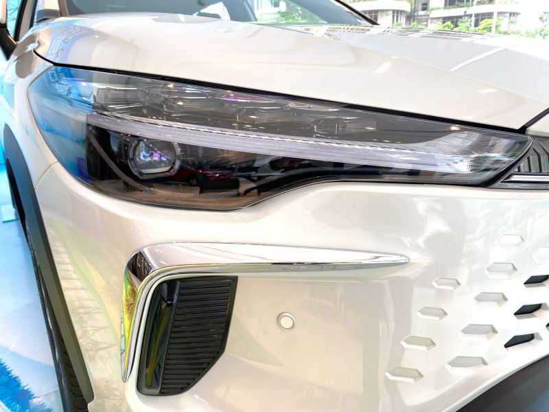 Toyota Cross Hybrid 1.8HV 2024 - Thiết kế mạnh mẽ, thể thao