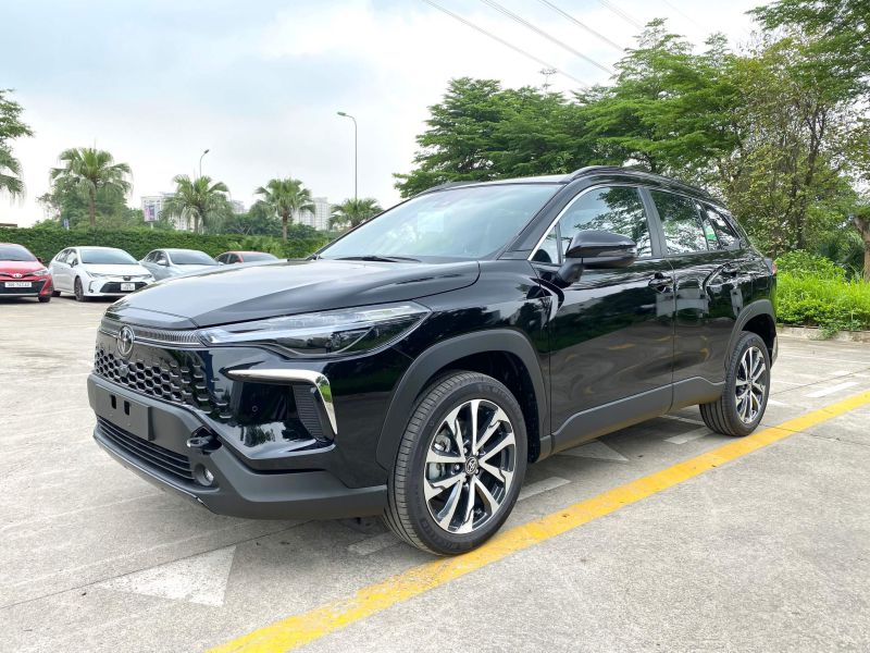 Toyota Corolla Cross 1.8V 2024 - La răng thể thao 18"