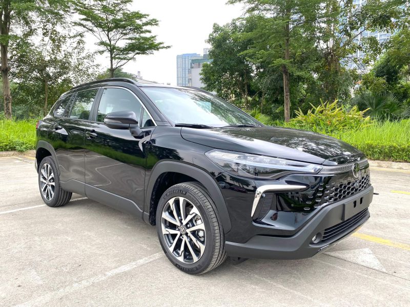 Toyota Corolla Cross 1.8V 2024 - Ngoại hình thể thao, bắt mắt